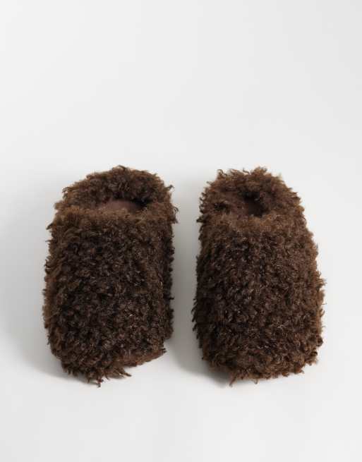 Loungeable longe mongolian faux fur shaggy slippers in chocolate brown, 2 of 4