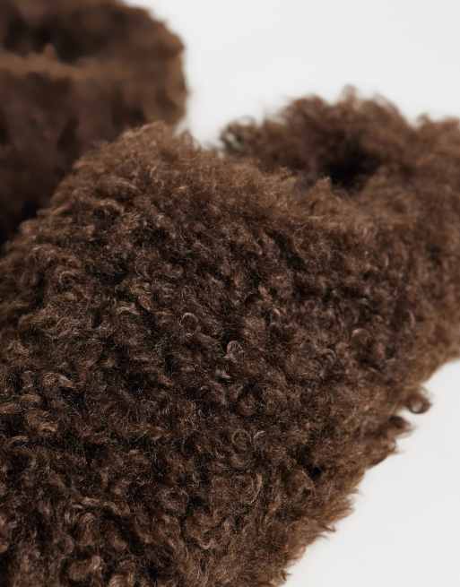 Loungeable longe mongolian faux fur shaggy slippers in chocolate brown, 3 of 4