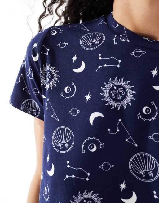 Loungeable – Marinblå, stjärnhimmelsmönstrad pyjamas i jersey med t-shirt och shorts, 3 av 4