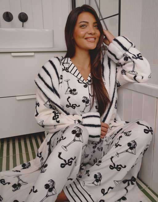 Loungeable Martini bow luxury fleece midi hooded dressing gown in monochrome, 2 of 7