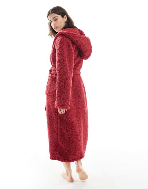 Loungeable – Maxi-Bademantel aus kuscheligem Sherpa-Fleece in Rot mit Kapuze, 3 von 4