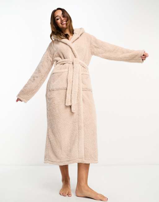 Loungeable – Maxi-Bademantel aus kuscheligem Teddystoff in Nerzbeige mit Kapuze