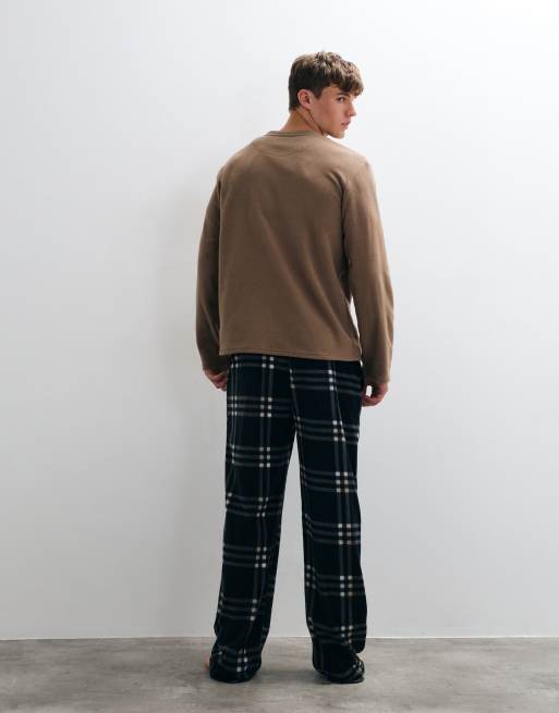 Loungeable Men's fleece check pants pajama set in mocha check, 4 of 4