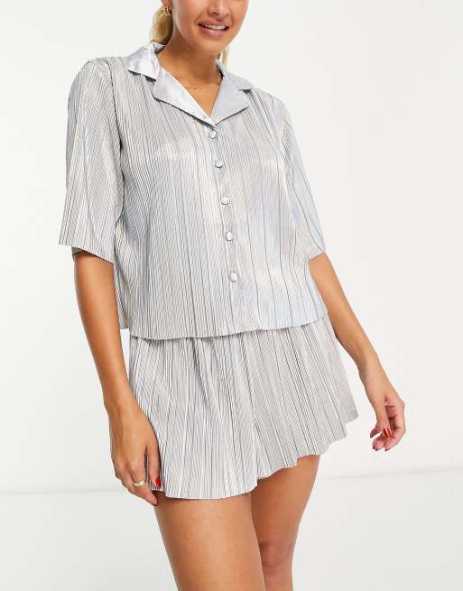 Loungeable metallic iridescent plisse short pyjama set in silver