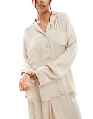 Loungeable Mix&match Crinkle Shirt And Pants Set In Neutral