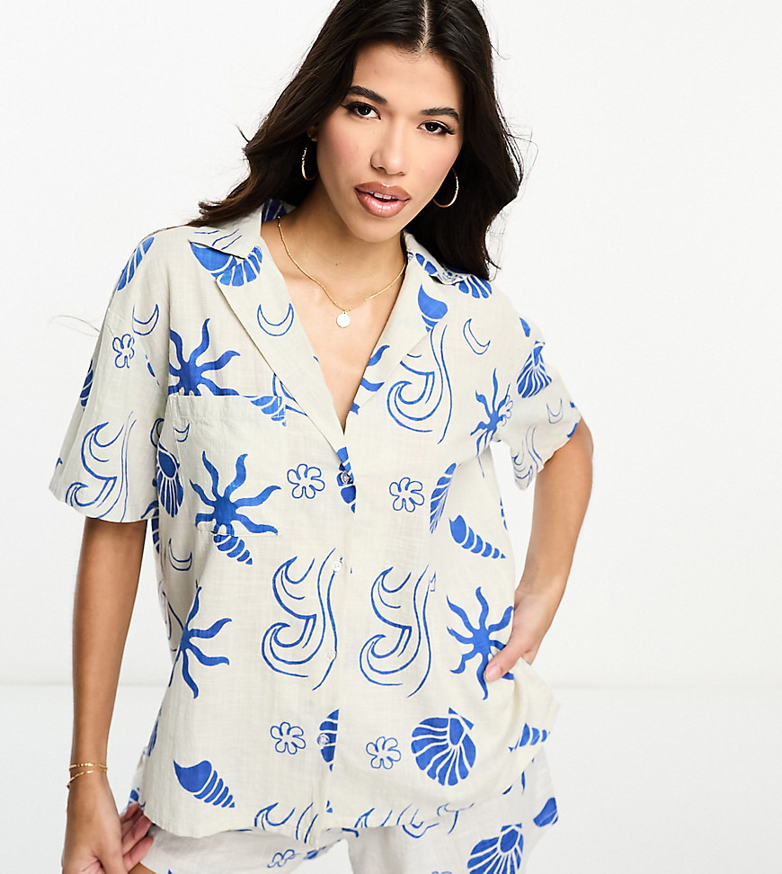 Loungeable oversized boxy shirt and longline shorts set in blue retro print-Multi