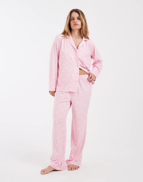 Loungeable Petite completo top e pantaloni in jersey morbidissimo con rever e stampa a pois rosa - view 1