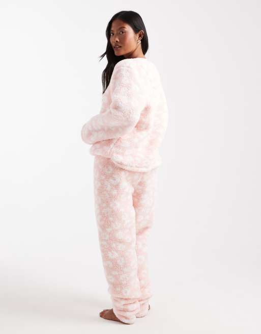 Loungeable Petite cosy sherpa twosie nightwear set in pink leopard, 3 of 4