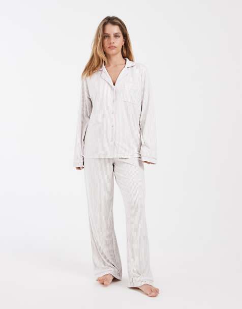 Loungeable Petite - Ensemble ultra doux en jersey rayé avec pantalon et top à revers - Beige et blanc - view 1