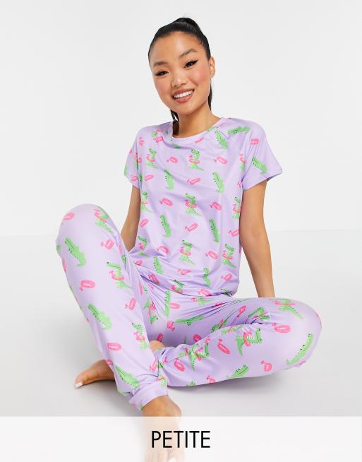 Loungeable Petite - Pigiama con t-shirt e leggings con stampa con coccodrilli, colore lilla