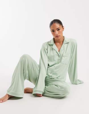 Loungeable Petite Super Soft Jersey Revere Top And Wide Leg Pyjama Set In Green