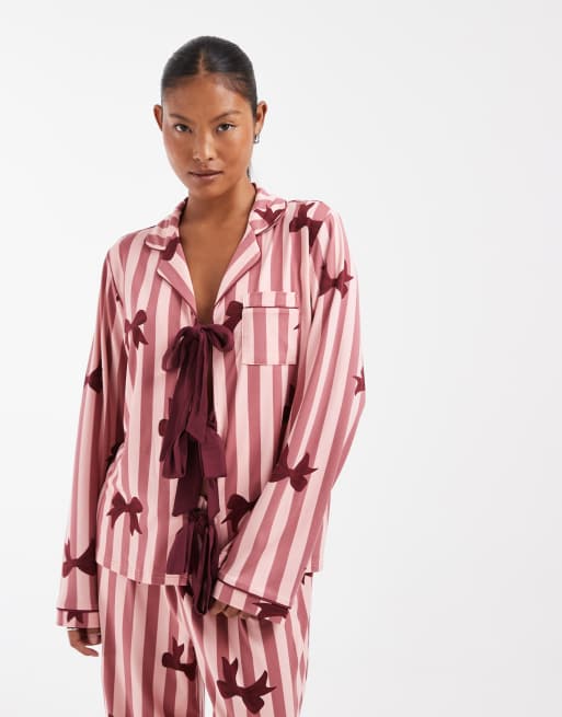 Loungeable Petite supersoft jersey pyjama tie-front shirt and pants set in bow print pink stripe, 2 of 4