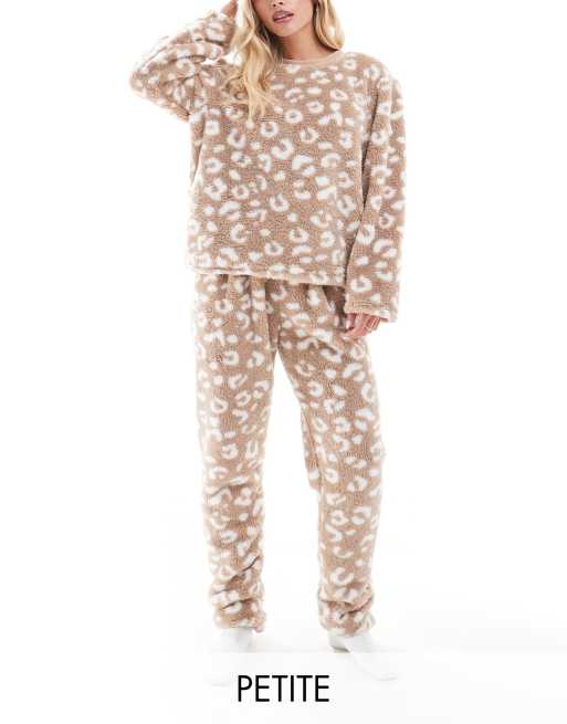 Loungeable Petite – Zweiteiliger, kuscheliger Pyjama aus Teddyfell in Taupe