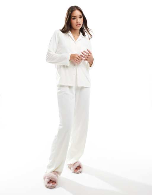 Loungeable - Pigiama in velour super morbido color crema con rever