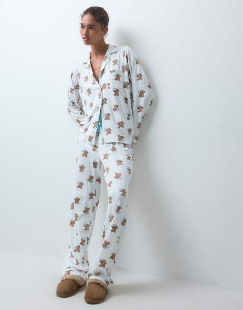 Loungeable pijama Christmas con camisa de cuello de solapa y pantalón, estampado de osito de Papá Noel - view 1