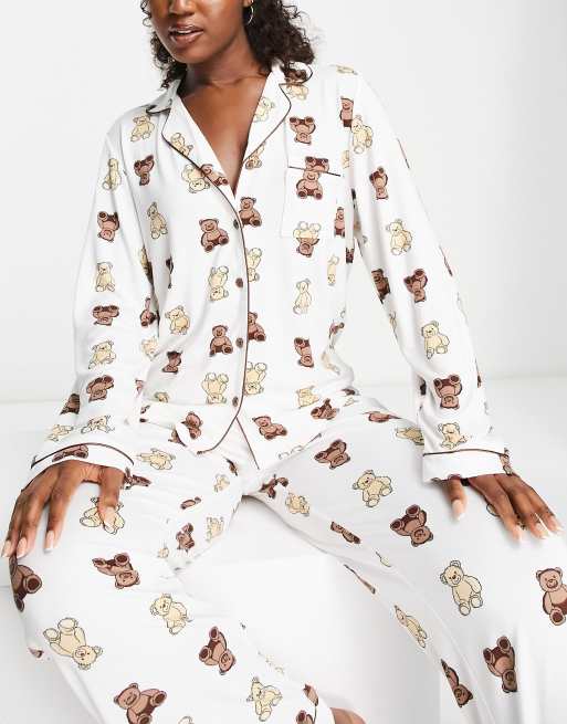 Loungeable – Plus – Gräddvit, nallebjörnsmönstrad pyjamas i satin med lång skjorta och byxor , 4 av 4