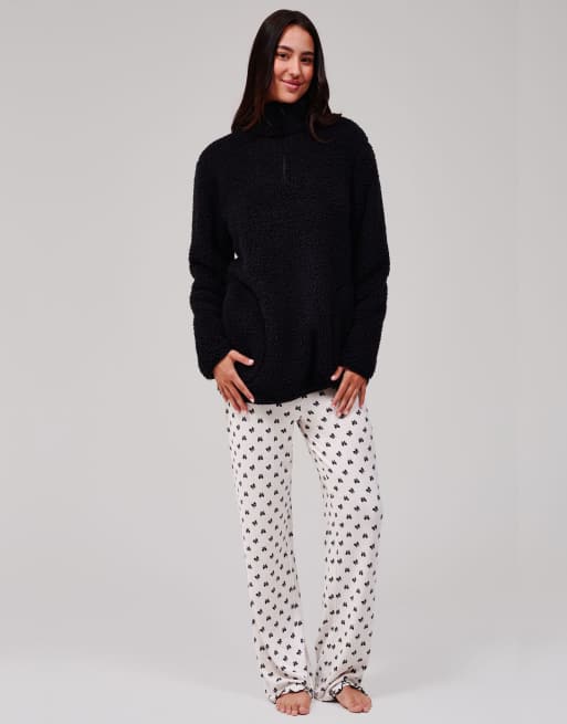 Loungeable – Pullover aus Teddyfell in Schwarz mit kurzem Reißverschluss und Taschen, 2 von 5