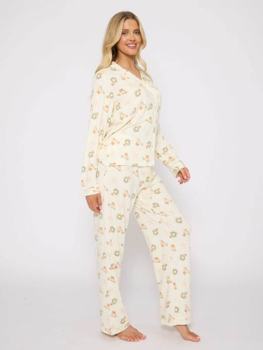 Loungeable – Pyjama-Set in Cremeweiß mit neutralem Weihnachtsmuster, bestehend aus geknöpftem Hemd und langer Hose , 3 von 3