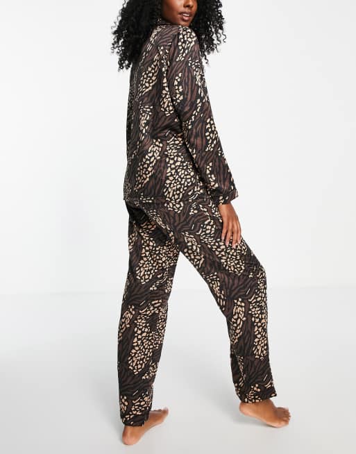 Loungeable - Pyjamabroek van satijn in donkere dierenprint, deel van co-ord set, 4 van 4