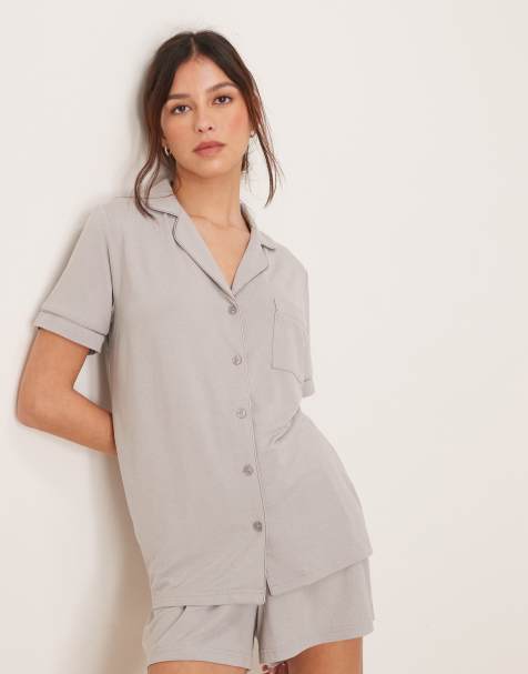 Loungeable - Pyjamaset van jersey met overhemd met korte mouwen en short in gemêleerd grijs - view 1
