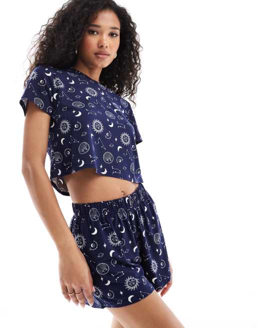 Loungeable - Pyjamaset van jersey met T-shirt en shorts met hemelse print in marineblauw