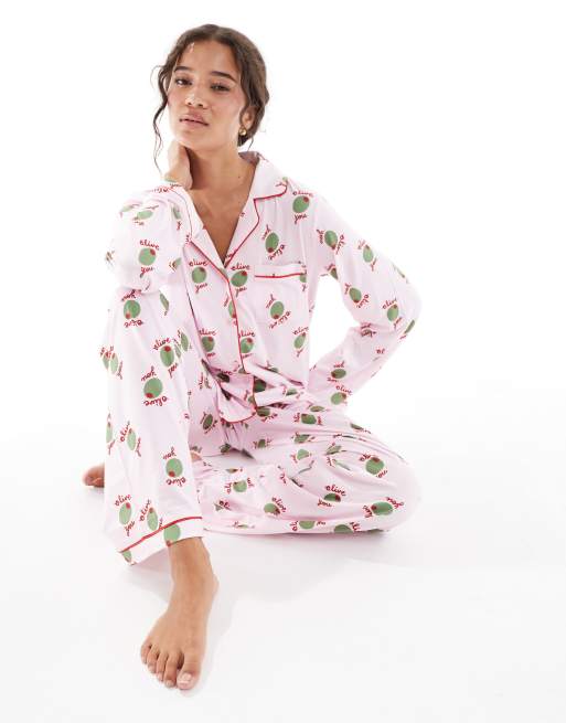 Loungeable - Pyjamaset van superzachte jersey met top met revers en broek met wijde pijpen en 'olive you' print in roze
