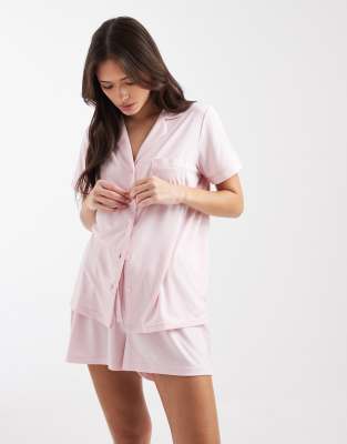 Loungeable - Set aus superweichem Jersey in gedämpftem Rosa mit kurzärmligem Hemd und Shorts