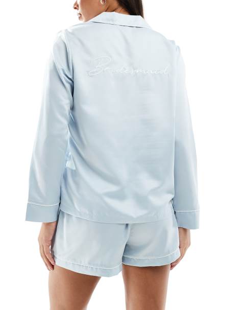 Loungeable - Set con camicia a maniche lunghe con scritta “Bridesmaid” e pantaloncini in raso blu - view 1