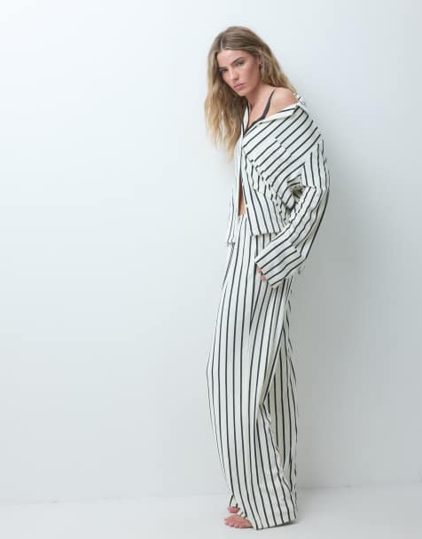 Loungeable set pigiama con camicia e pantaloni in velour a righe monocromatiche con colletto a rever e bottoni - view 1