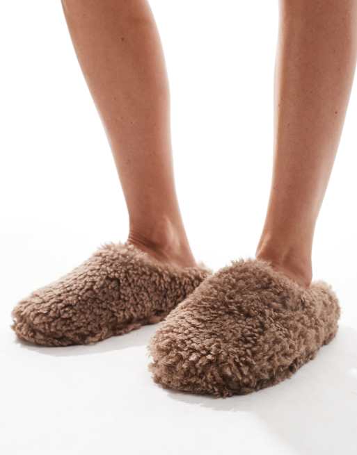 Loungeable shaggy slippers in chocolate brown