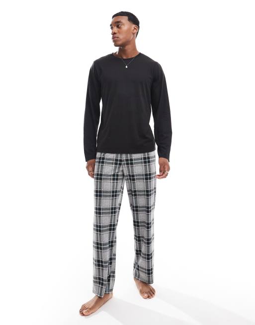 Loungeable - Sort og ternet pyjamassæt med jerseytop i mikro-fleece