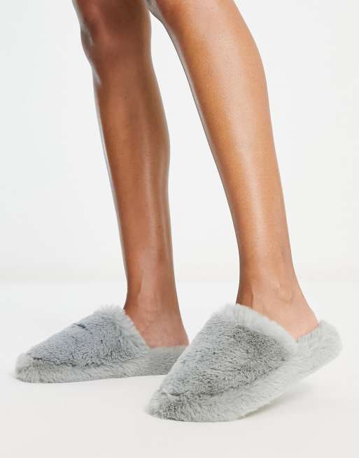 Womens grey hot sale fluffy slippers