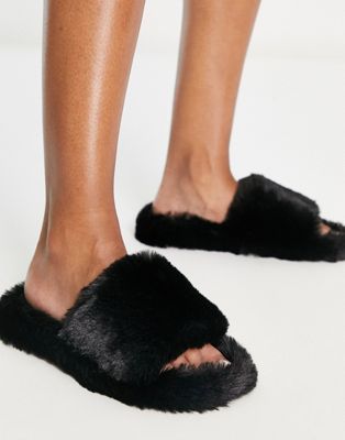 super fluffy slider slipper in black