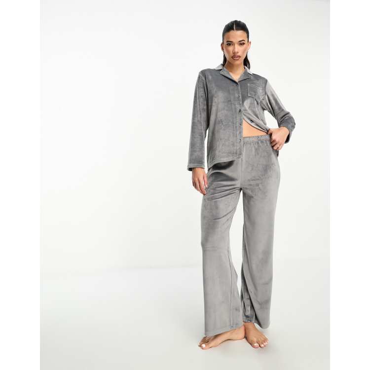 Loungeable crinkle velvet revere pajama set in royal blue