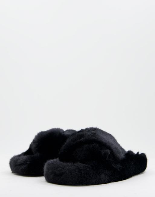 Loungeable - Superpluizige pantoffels met kruisband in zwart