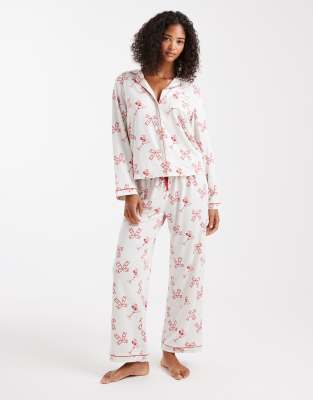 Loungeable Loungeable supersoft jersey cocktails and bows pyjama set in cream-White