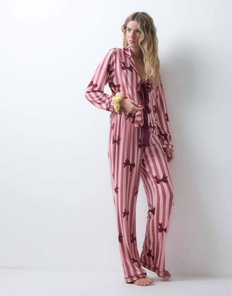 Loungeable supersoft jersey pyjamasset med skjorta med knytning framtill och byxor i rosettmönstrad rosa rand - view 1