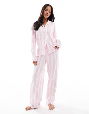 Loungeable - Superweicher Jersey-Pyjama in Rosa gestreift mit Paspelierung aus Oberteil mit Reverskragen und weit geschn...
