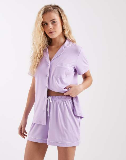 Loungeable superzachte jersey set met reverskraagtop en short in lila - view 1