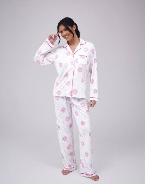 Loungeable - Superzachte pyjamaset met reverskraag en hemelse print in multi - view 1