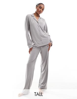 Loungeable Tall - Superweicher Jersey-Pyjama in meliertem Grau mit Paspelierung aus Oberteil mit Reverskragen und weit g...