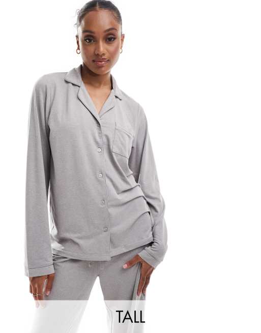 Loungeable Tall - Superzachte jersey pyjamaset van top met reverskraag en broek met wijde pijpen en biezen in gemêleerd grijs 