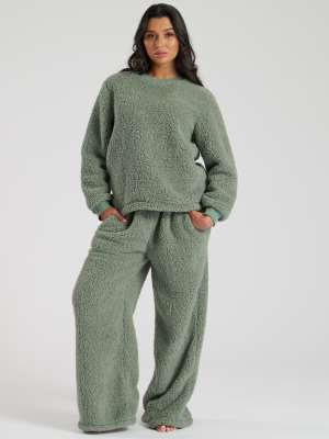 Loungeable - Teddyfell-Set aus Pullover und Hose mit weitem Bein-Grün