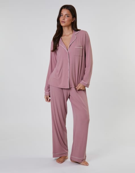 Loungeable – Traditioneller, gerippter Pyjama in Rosa, bestehend aus langärmligem Hemd und langer Hose  - view 1