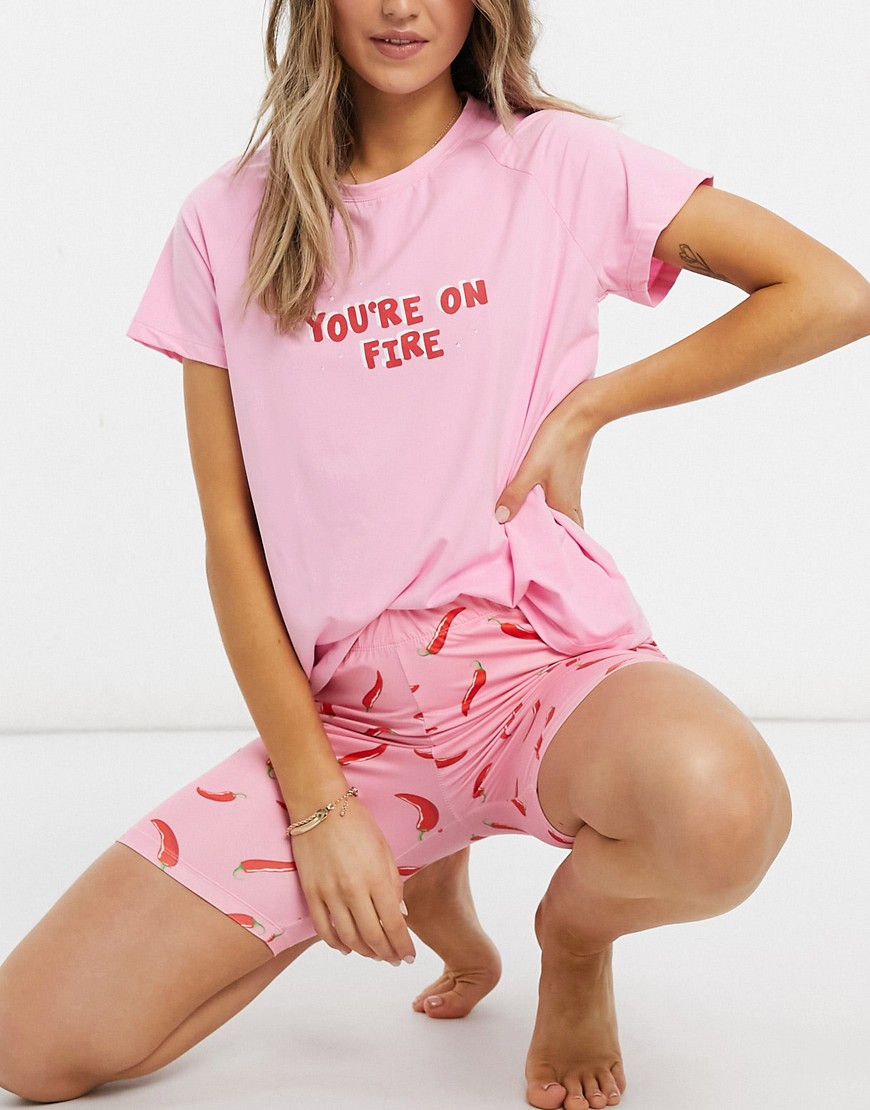 Loungeable 'You're on Fire' t-shirt with legging short-Pink