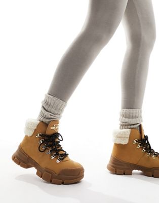 Love Moschino ankle boots in tan-Brown