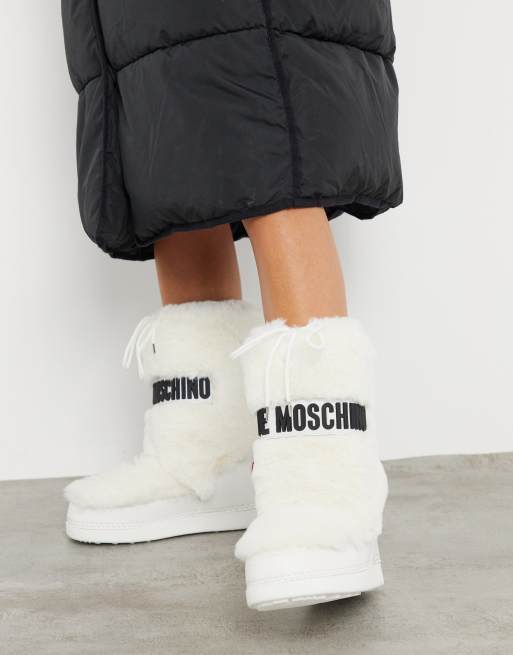 Love Moschino – Białe śniegowce z puszystą cholewką
