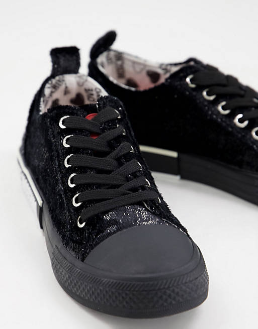  Trainers/Love Moschino casual lace up trainers in black 
