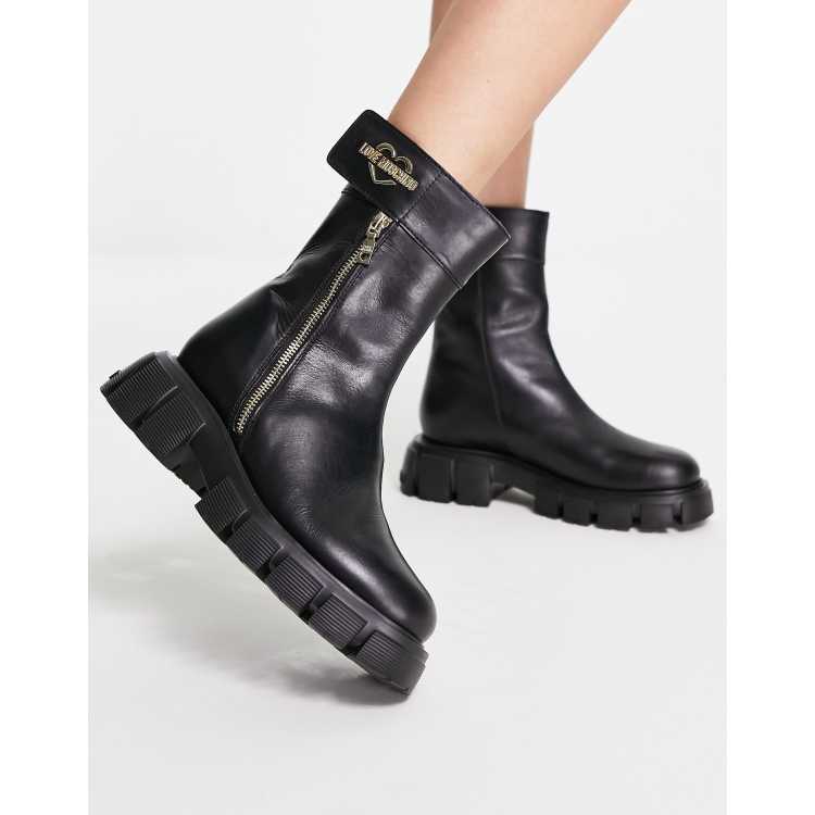 inkt aluminium Electrificeren Love Moschino chunky ankle boots with gold heart in black | ASOS