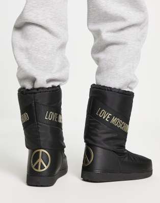 Love Moschino classic Snow boots in black | ASOS